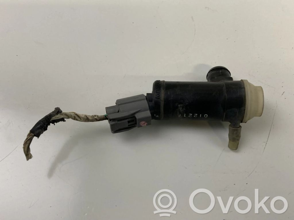 Subaru Legacy Windshield washer spray nozzle 
