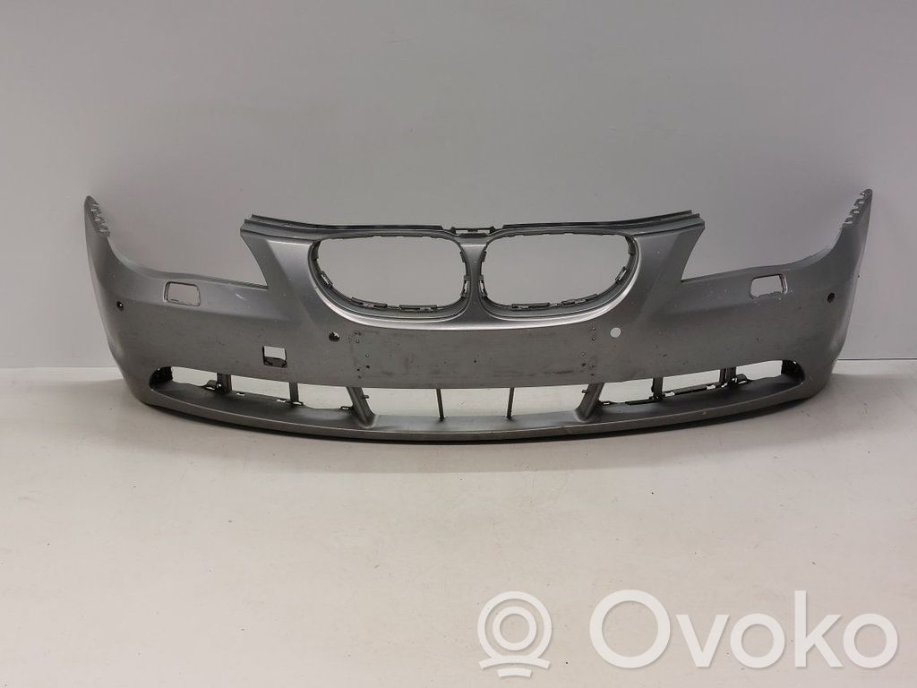 BMW 5 E60 E61 Priekšējais bamperis 