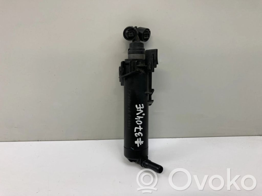 Audi A5 8T 8F Dysza spryskiwacza lampy przedniej 