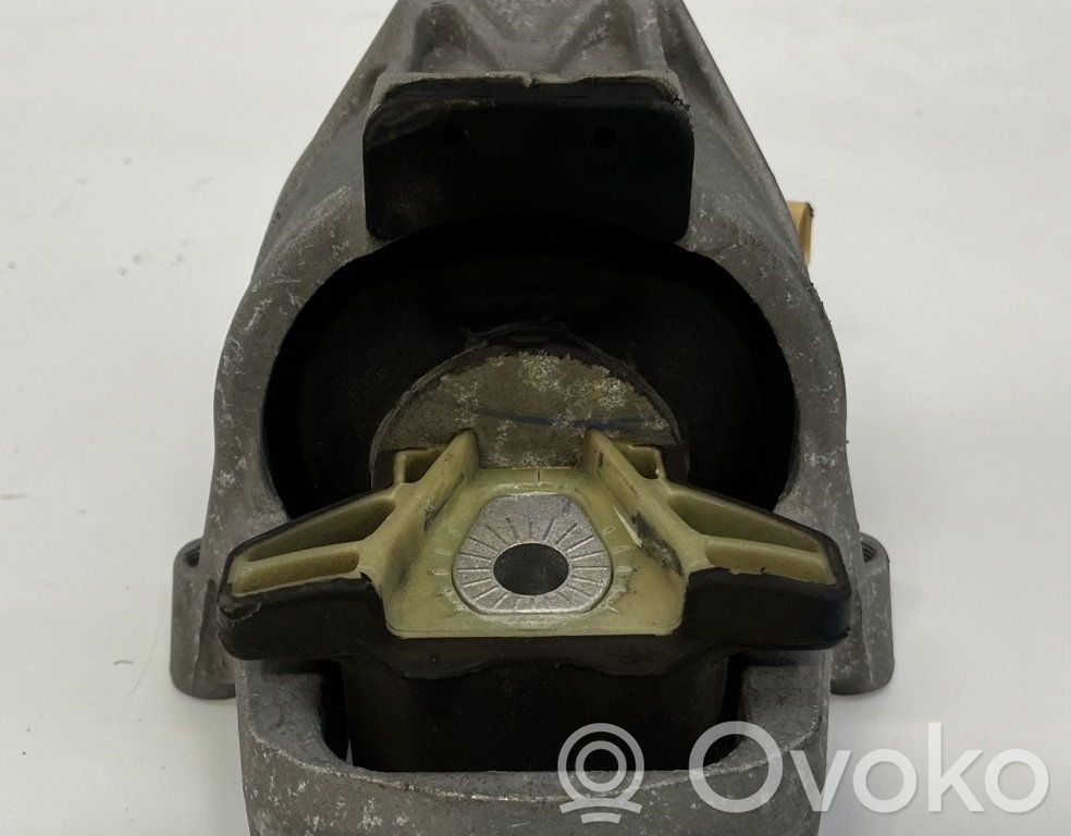 Audi A4 S4 B9 Engine mount bracket 