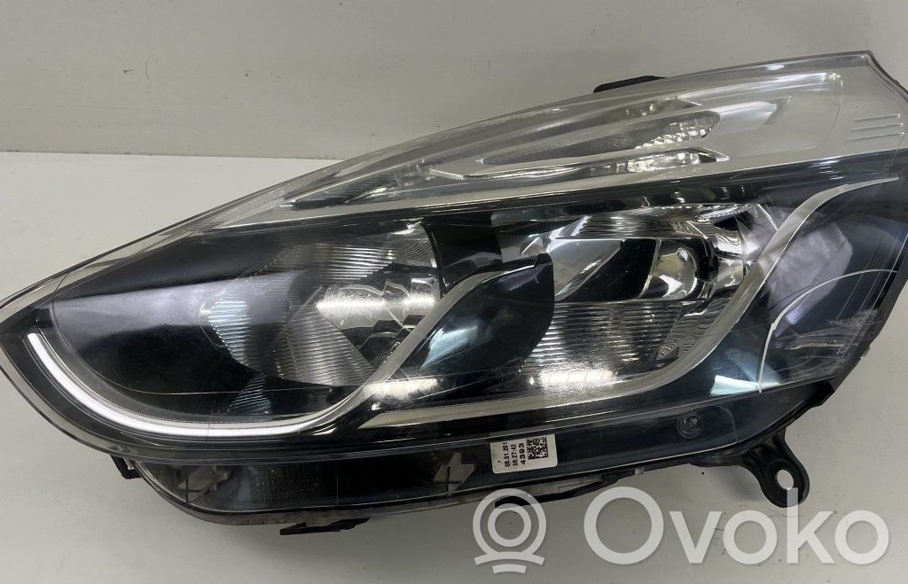 Renault Clio IV Headlight/headlamp 