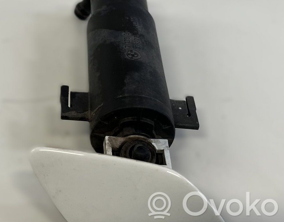 BMW 3 E90 E91 Headlight washer spray nozzle 