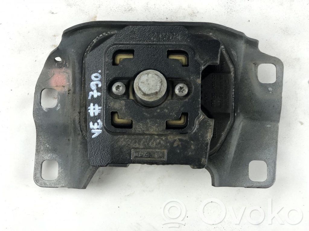 Ford Kuga II Gearbox mounting bracket 
