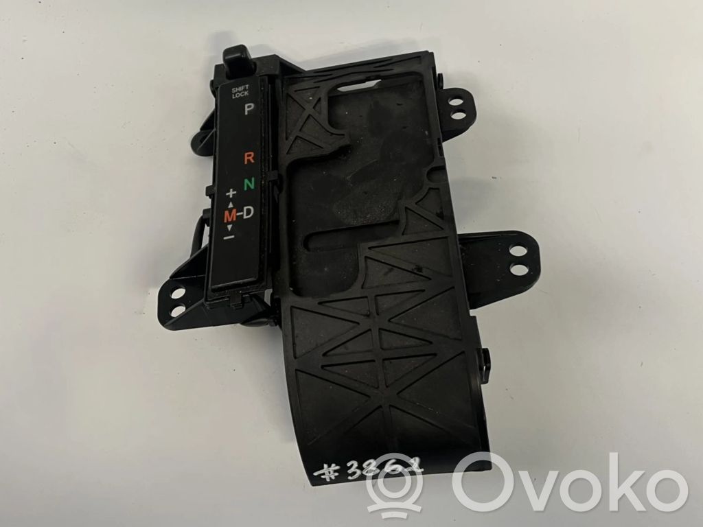 Toyota Avensis T270 Ramă manetă schimbător viteze 