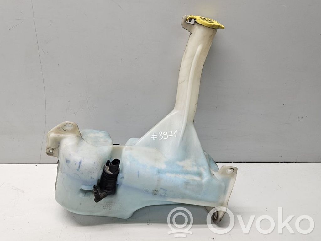 Chrysler 300C Windshield washer fluid reservoir/tank 
