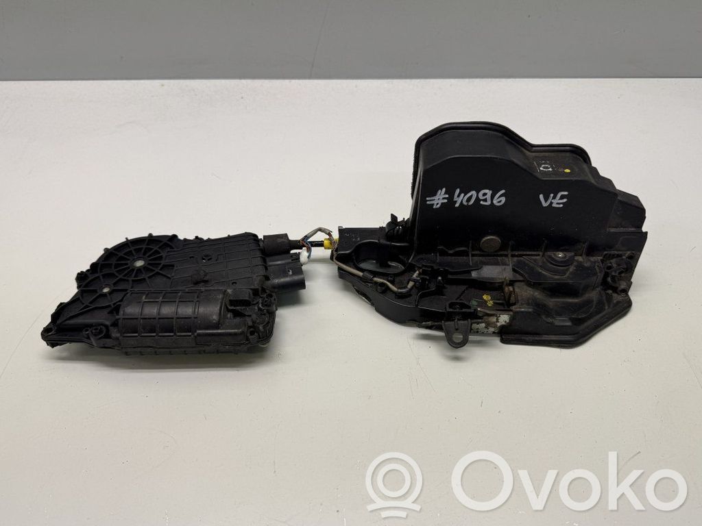 BMW X5 E70 Front door lock 
