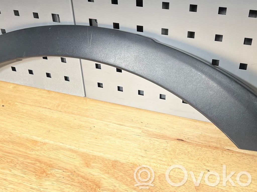 BMW X3 E83 Galinės arkos apdaila 