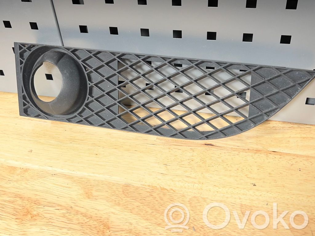 BMW 7 E65 E66 Front bumper lower grill 