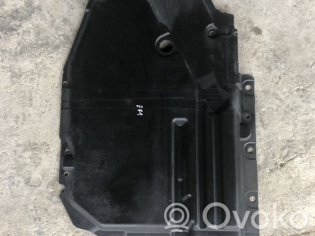 BMW X6 E71 Capac/apărătoare spate inferioară 
