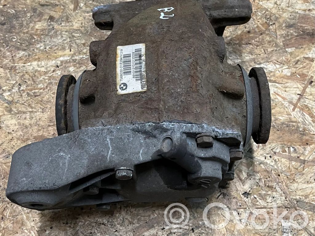 Задний редуктор   7568032