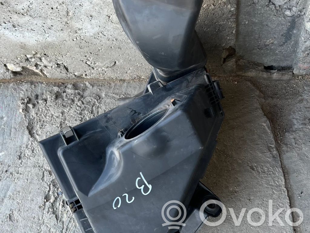 BMW 1 E81 E87 Air filter box 