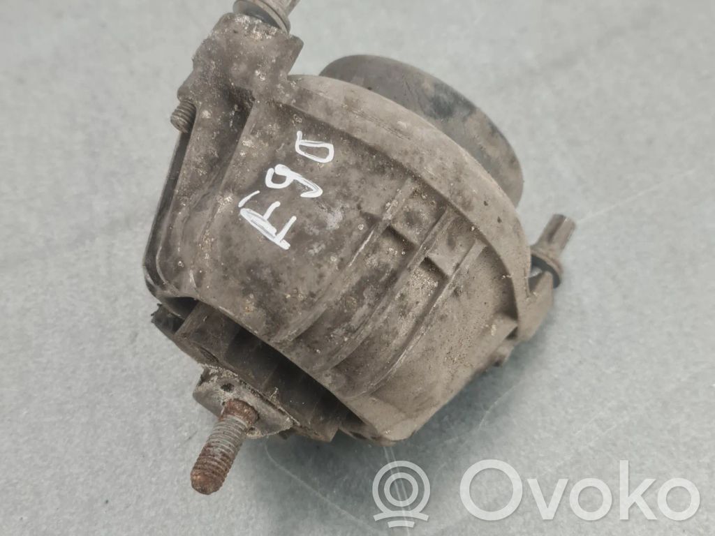 BMW 3 E90 E91 Dzinēja spilvens 