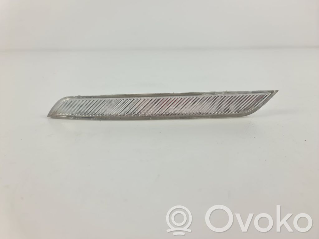 BMW X6 E71 Front reflector 
