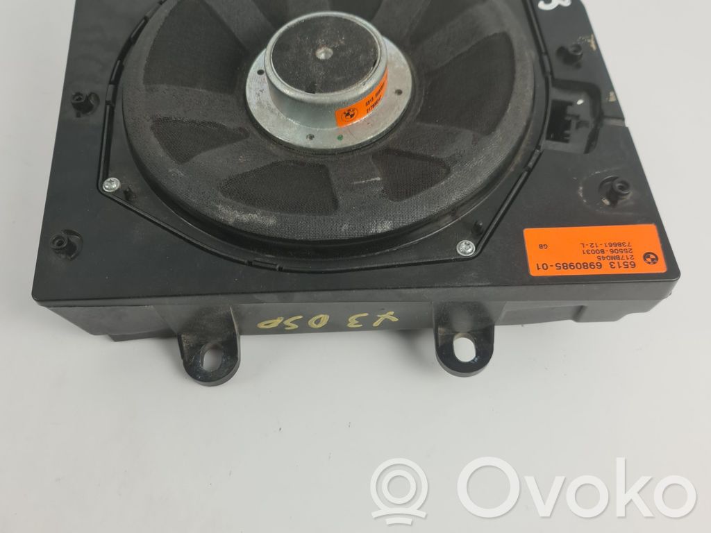 BMW X3 E83 Subwoofer 