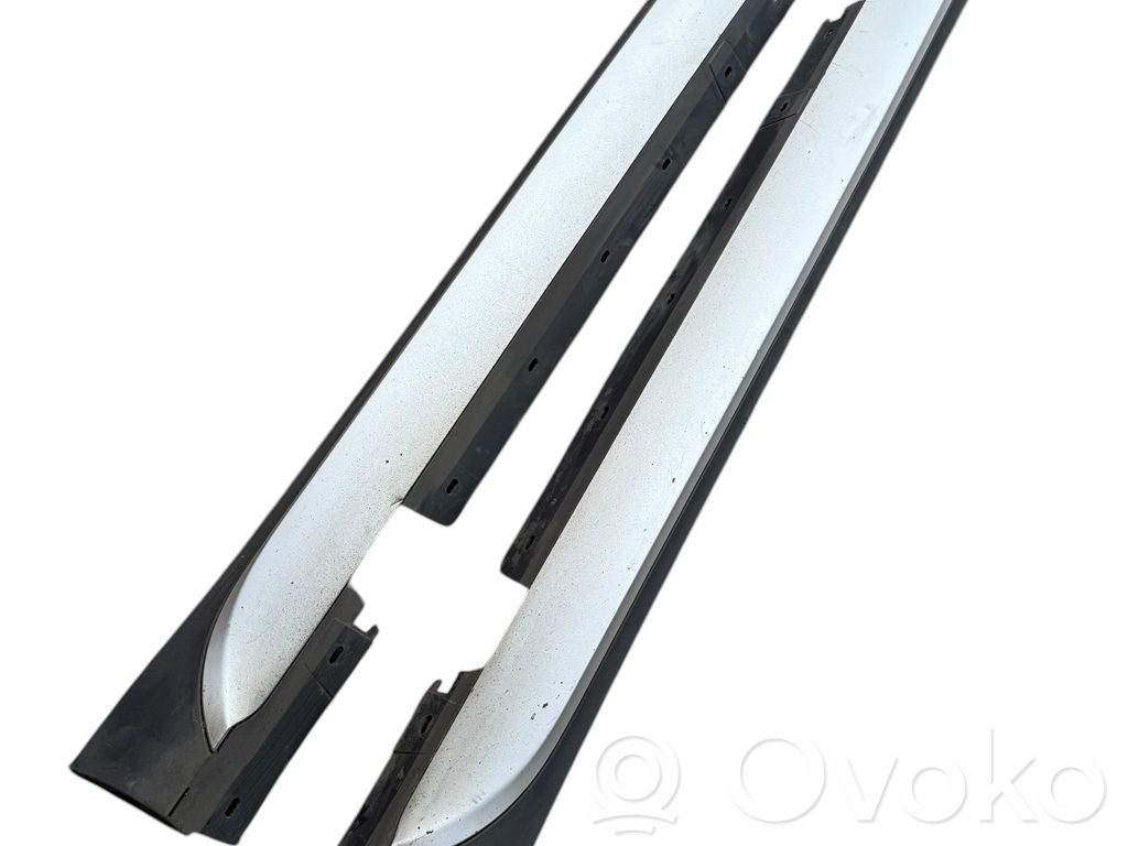 Slenkstis   2990599,2990600