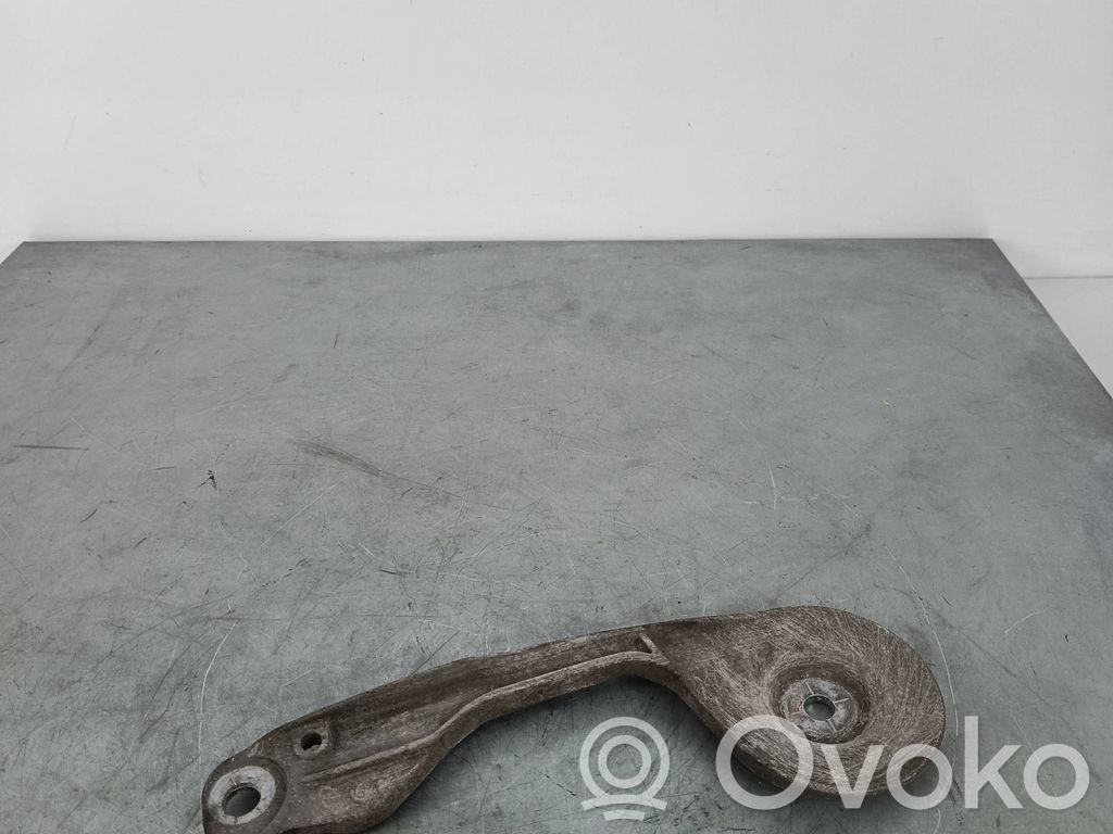 BMW X5 E70 Cits aizmugures šasijas elements 