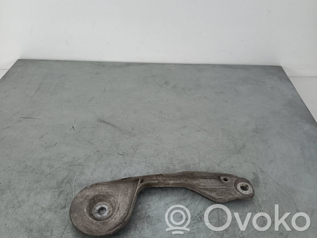 BMW X5 E70 Cits aizmugures šasijas elements 