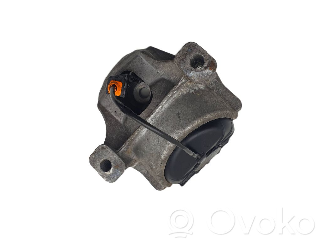 Audi Q5 SQ5 8R Engine mount bracket 