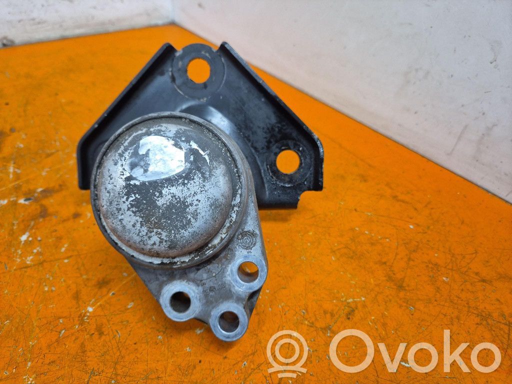 Ford Fiesta Engine mount vacuum valve 