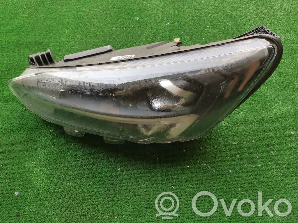Ford Focus Headlight/headlamp 