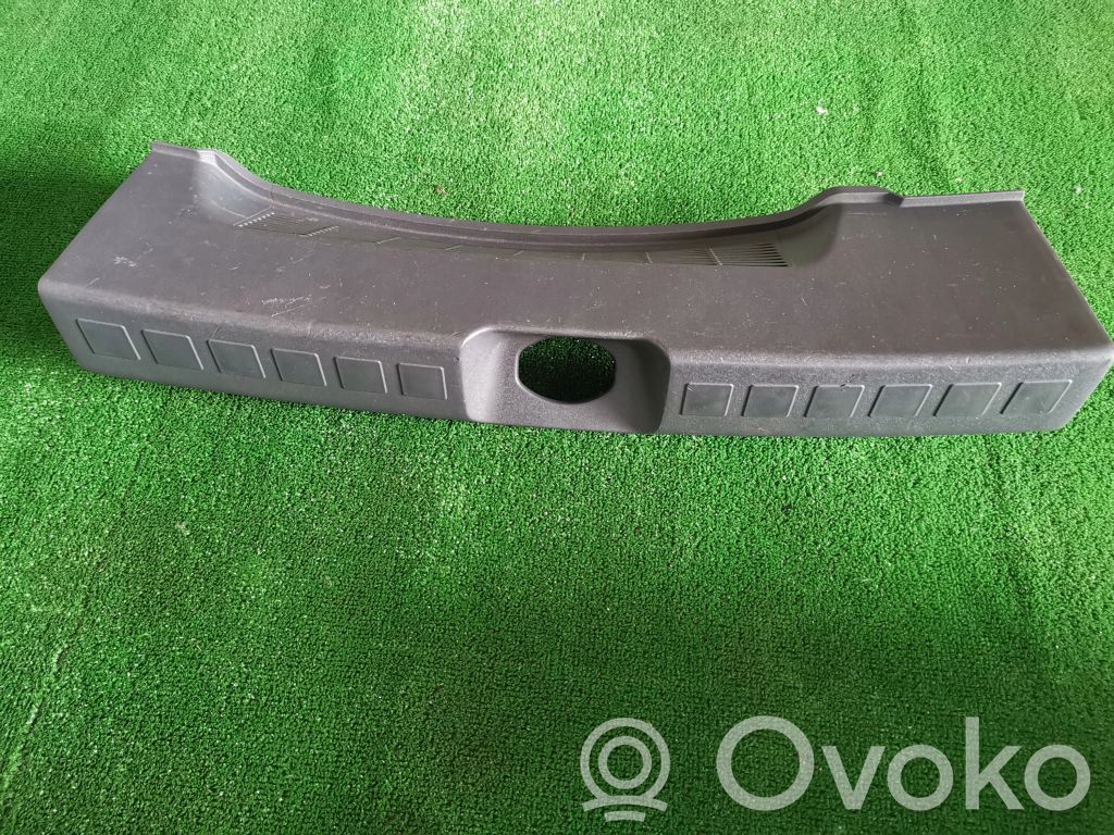Mitsubishi Colt Osłona pasa bagażnika 