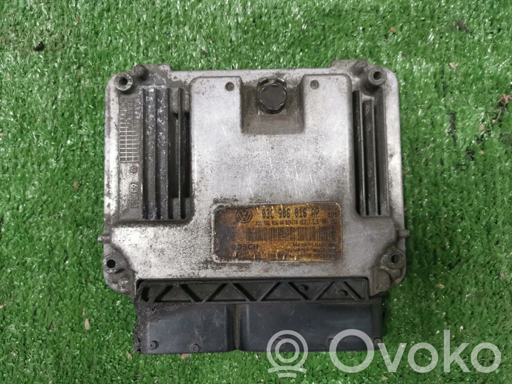 Volkswagen Golf VI Engine control unit/module 