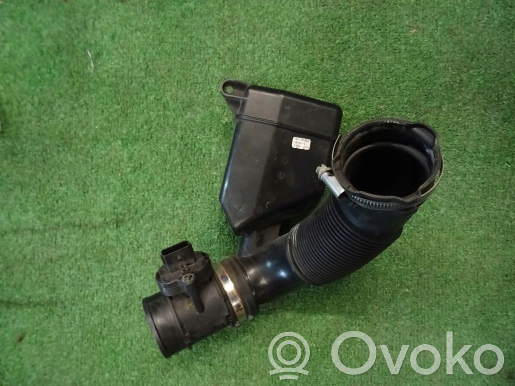 Opel Corsa E Įsiurbimo rezonatorius 