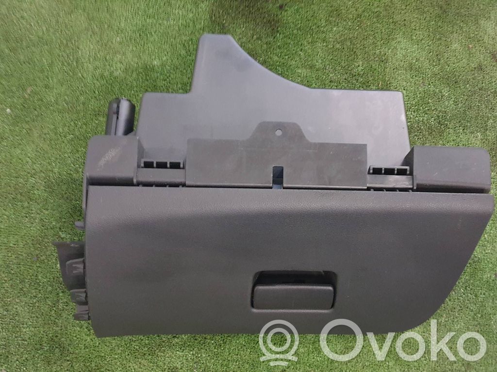 Glove box   39046539
