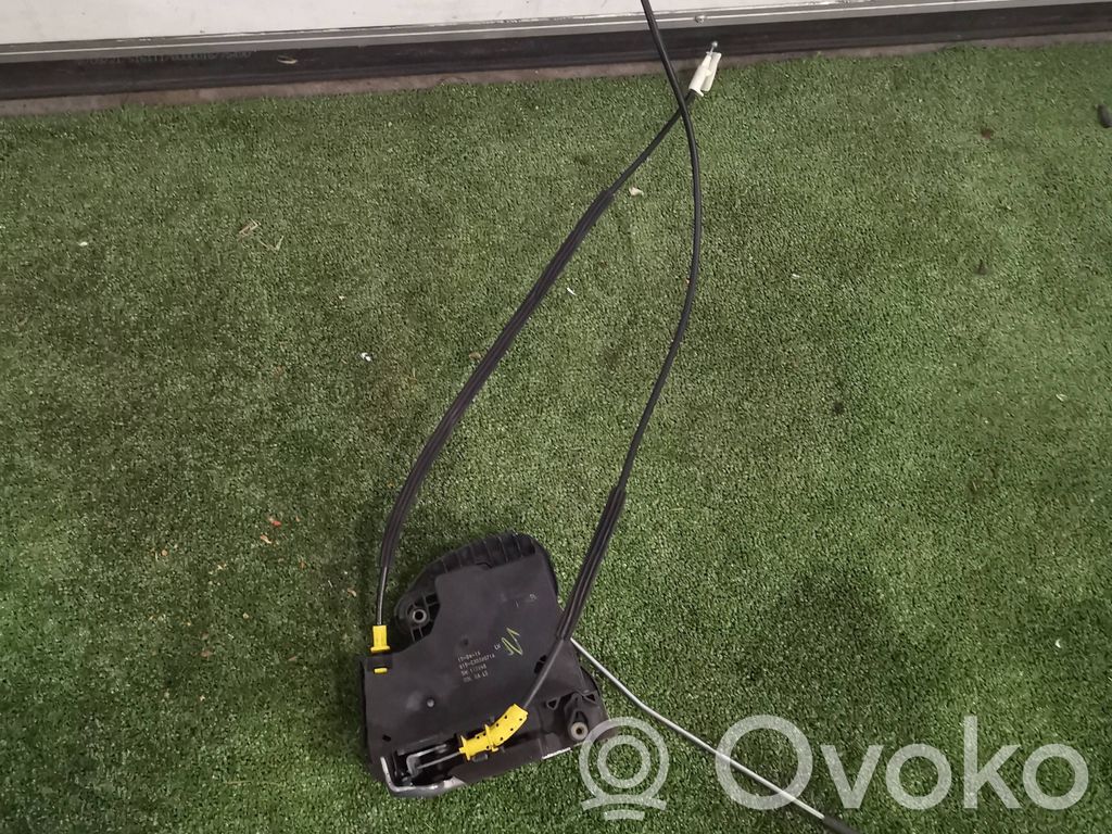 Opel Astra K Front door lock 