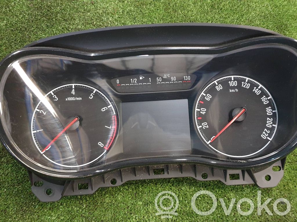 Opel Corsa E Speedometer (instrument cluster) 