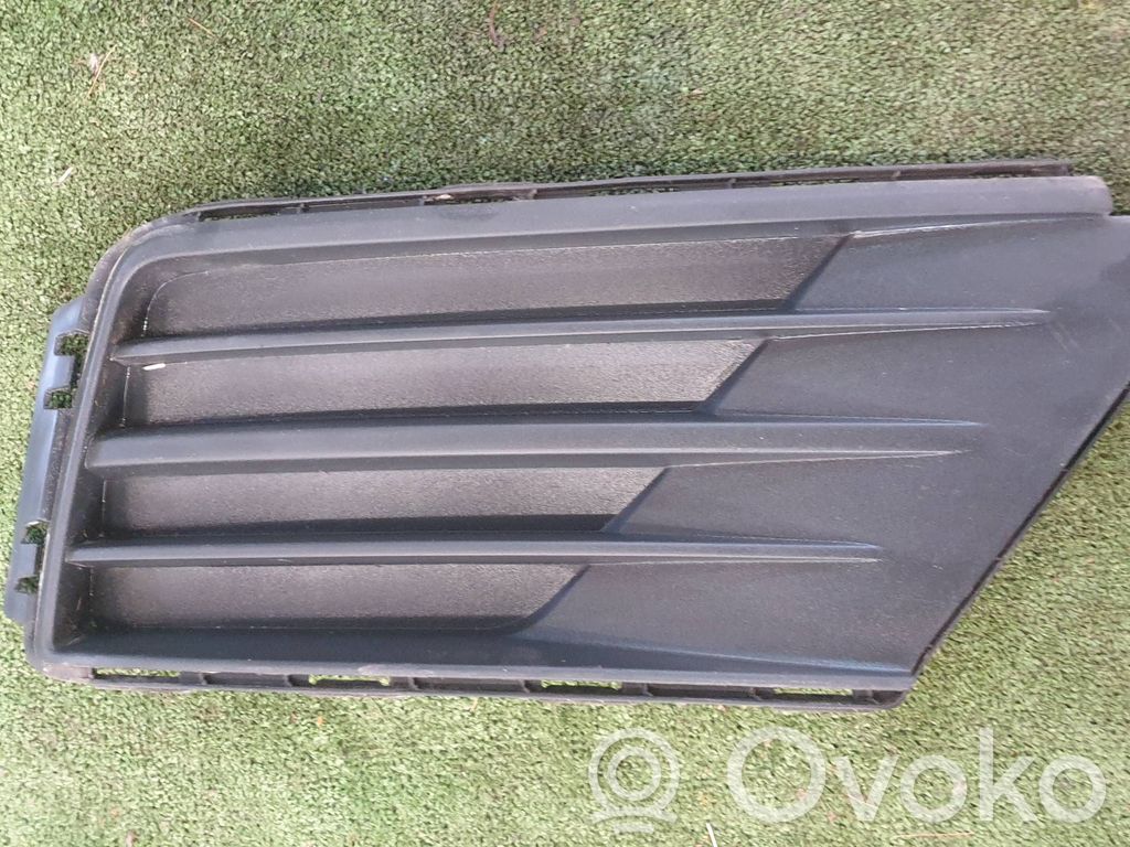 Volkswagen Caddy Kratka dolna zderzaka przedniego 