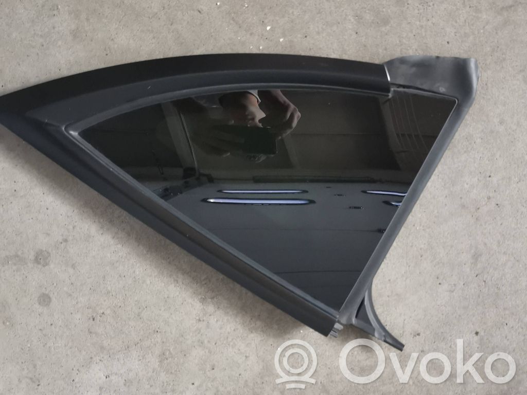 Tesla Model Y Rear side window 