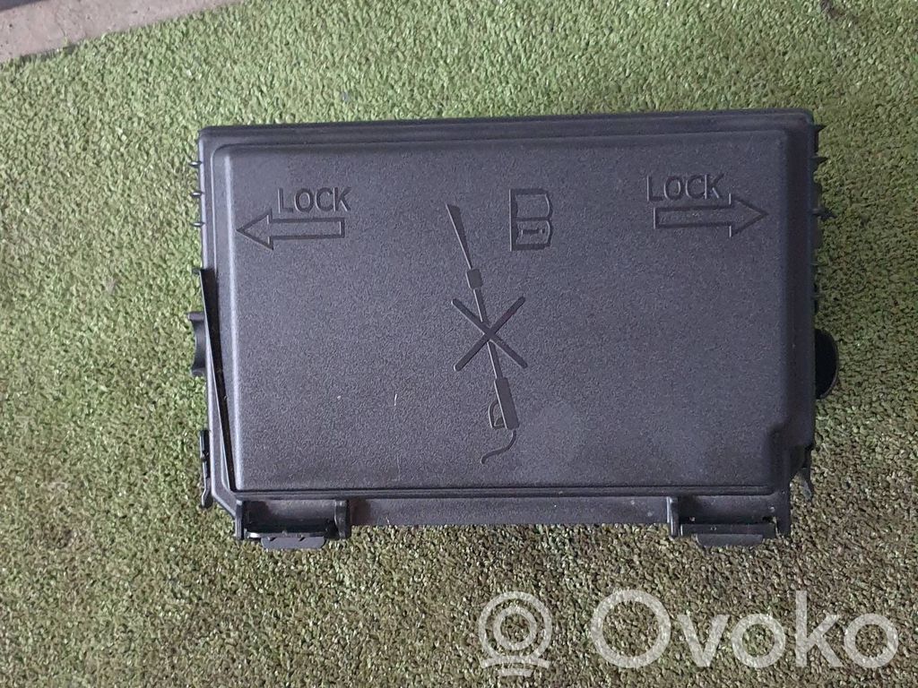 Opel Corsa D Juego de caja de fusibles 