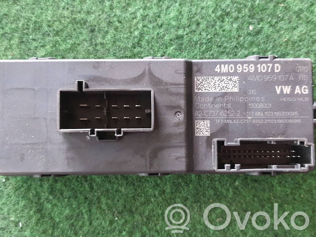 Audi A4 S4 B9 8W Tailgate/trunk control unit/module 