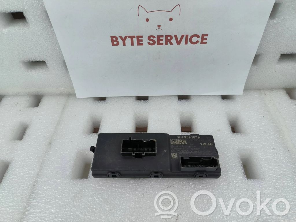 Skoda Enyaq iV Tailgate/trunk control unit/module 