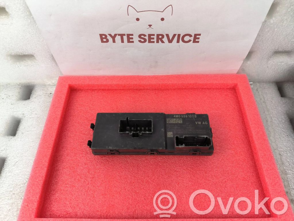 Audi A4 S4 B9 Tailgate/trunk control unit/module 