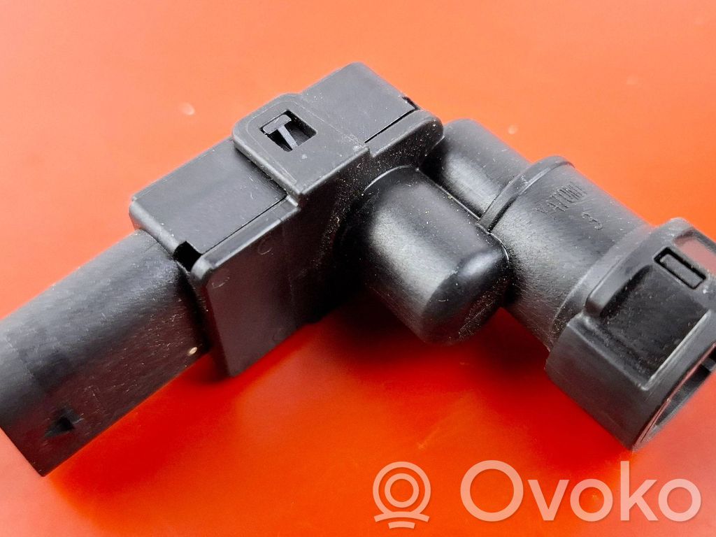 Volkswagen Golf VIII Fuel pressure sensor 