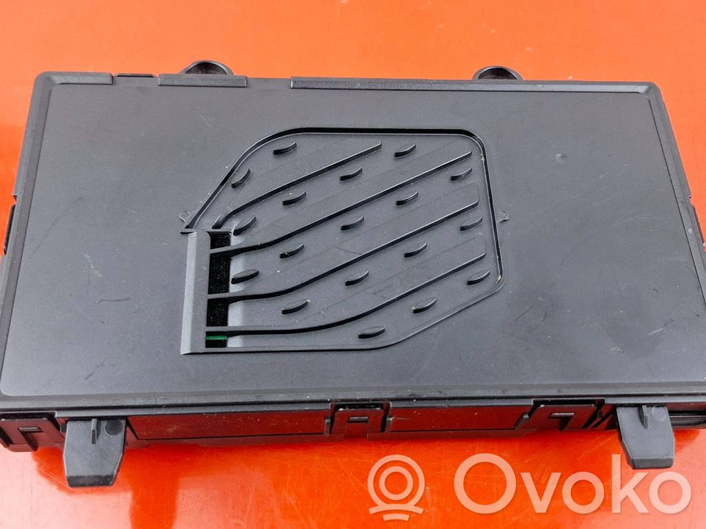 Mercedes-Benz GLE W167 Chargeur batterie (en option) 