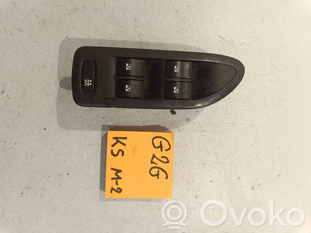 Renault Megane II Electric window control switch 