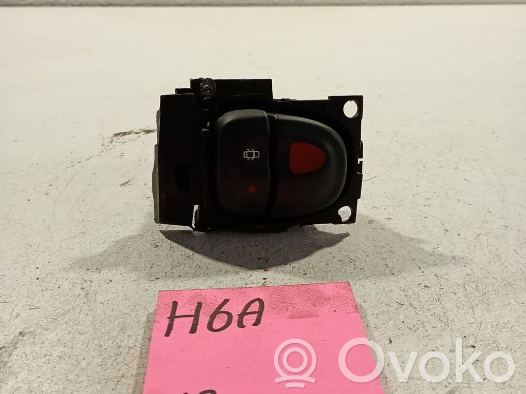 Renault Megane II Botón interruptor de luz de peligro 