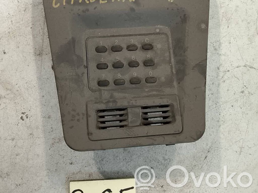 Citroen Xantia Kita salono detalė 