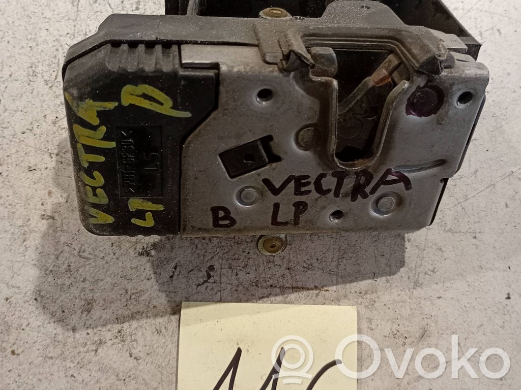 Opel Vectra B Aizmugurē slēdzene 