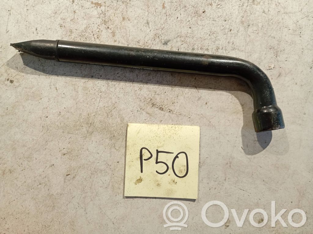 Renault Clio IV Wheel nut wrench 