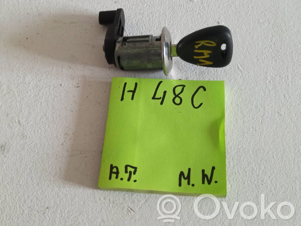 Renault Megane I Front door lock (next to the handle) 