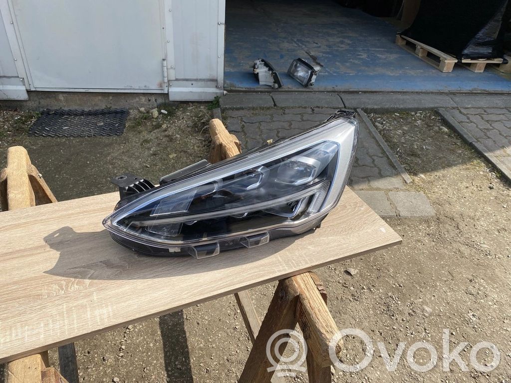Ford Focus Headlight/headlamp 