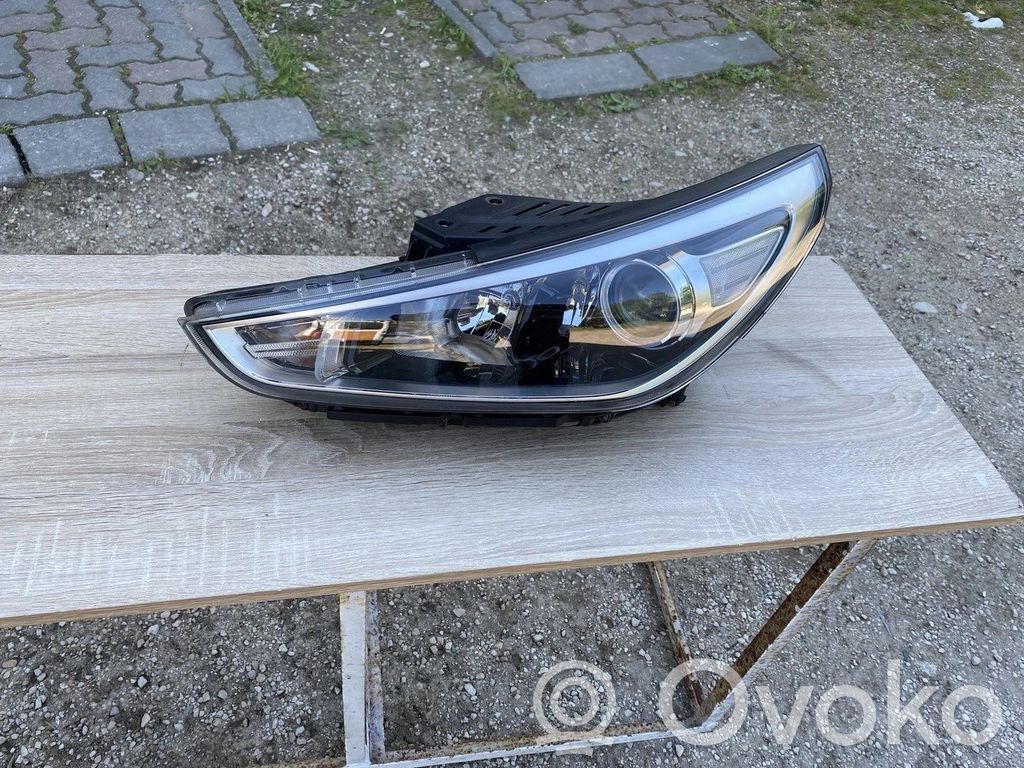 Hyundai i30 Scheinwerfer 