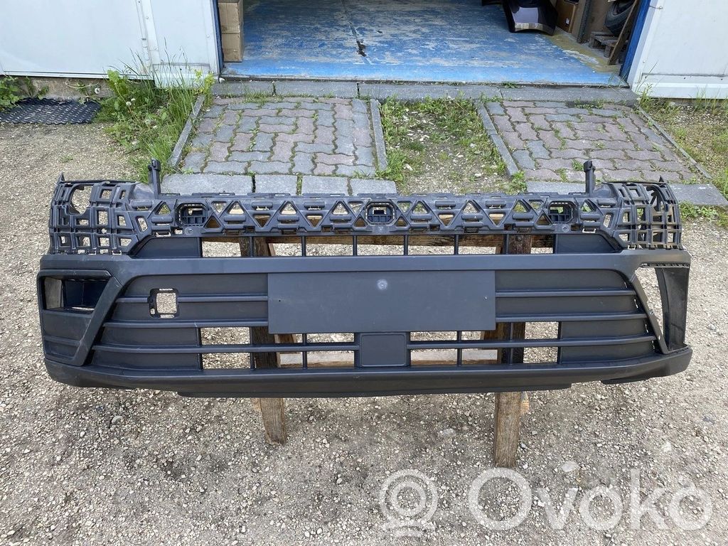 Volkswagen Crafter Front bumper 