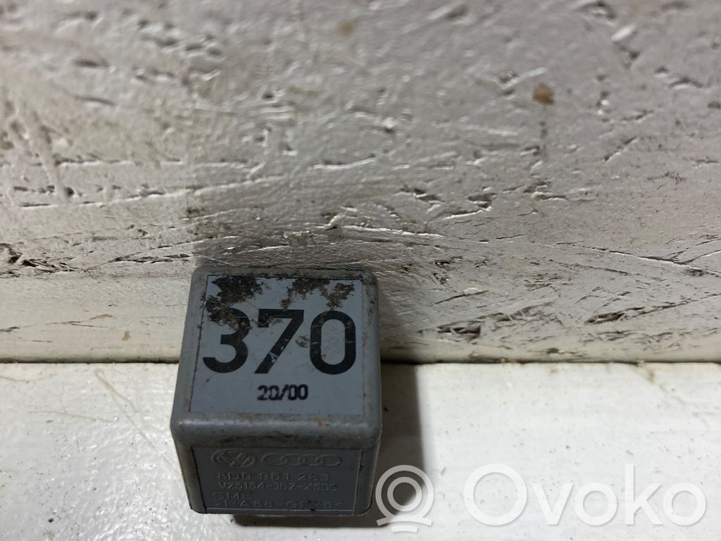 Otros relés   8D0951253