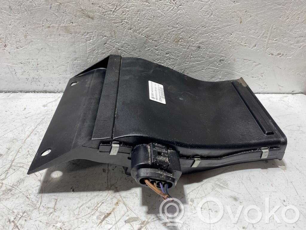 Audi A8 S8 D3 4E Elektrinis salono pečiuko radiatorius 