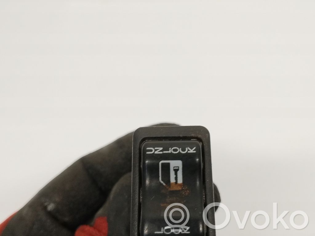 Central locking switch button   25413567